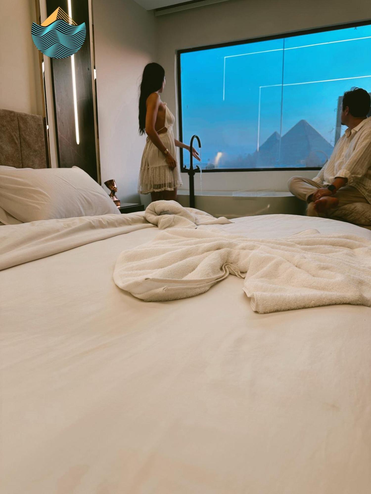 Crowne Pyramids View
