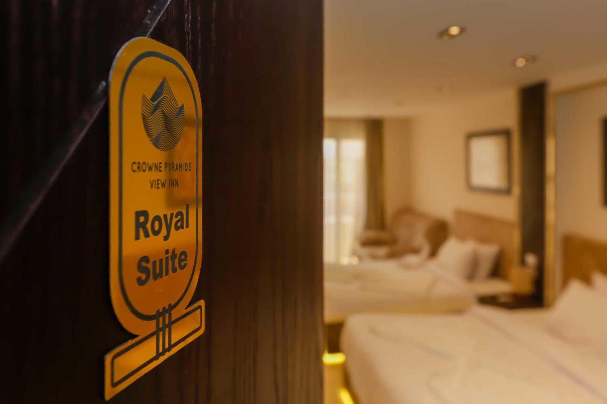 Crowne Pyramids View Nocleg ze śniadaniem