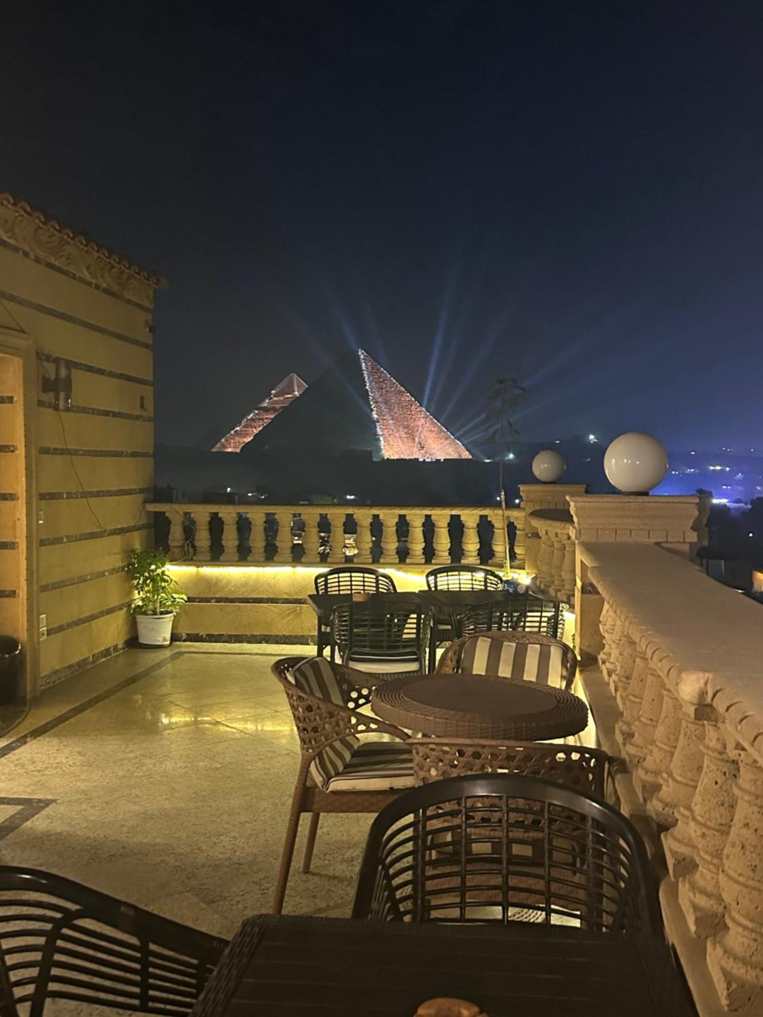 Crowne Pyramids View Nocleg ze śniadaniem
