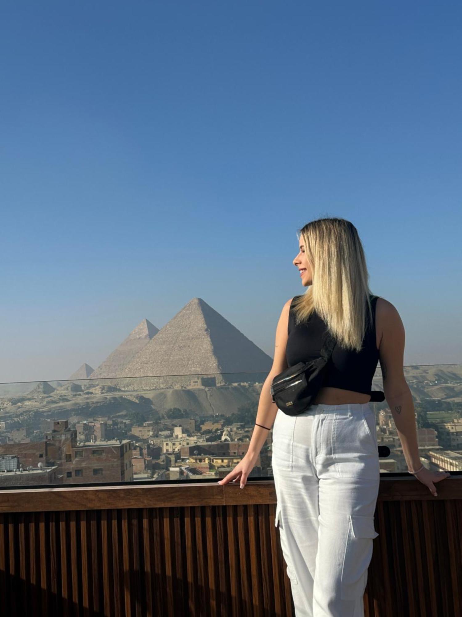 Crowne Pyramids View Oda ve Kahvaltı *