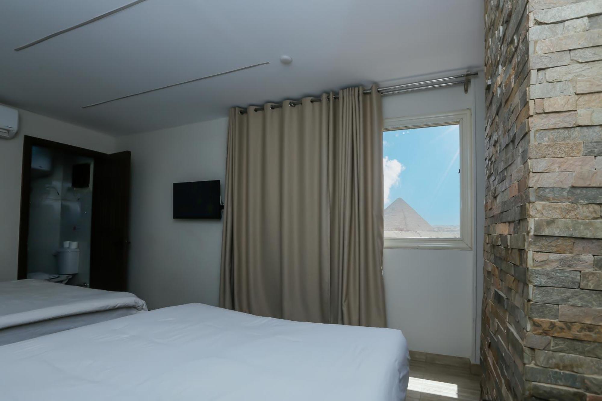 Crowne Pyramids View